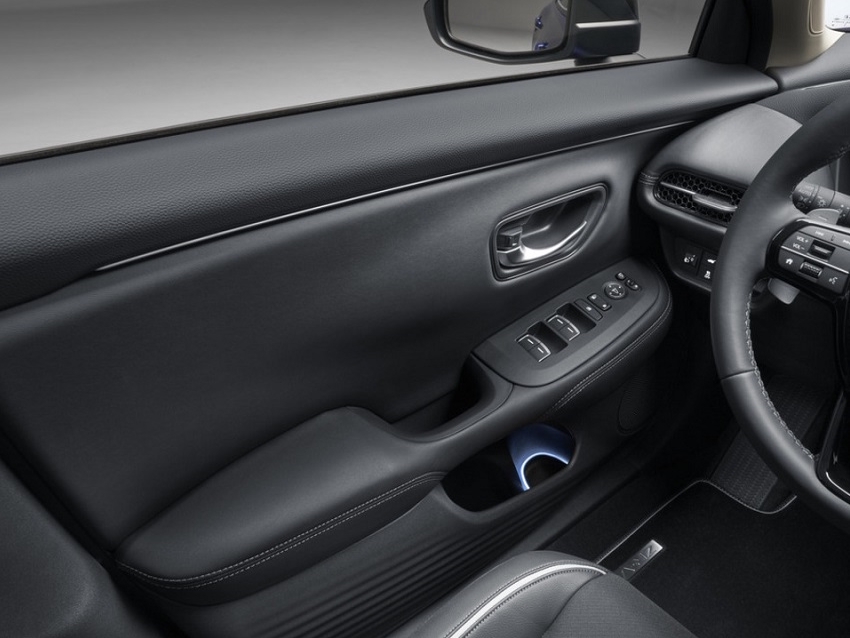 Підсвітка кишень передніх дверей ZR-V e:HEV '23 (42369)