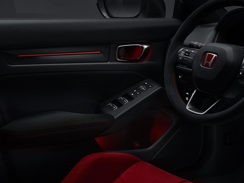 Підсвітка внутрішніх панелей дверей червоного кольору HONDA CIVIC HYBRID 2,0 (2023 - ...) (51043)